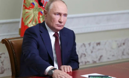 Vladimir Putin susține că este deschis unor discuții de pace directe cu Ucraina: Rusia are „întotdeauna o atitudine pozitivă față de un armistițiu” Vladimir Putin susține că este deschis unor discuții de pace directe cu Ucraina: Rusia are „întotdeauna o atitudine pozitivă față de un armistițiu”