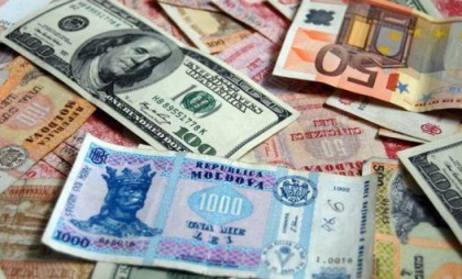Curs valutar BNM pentru 22 aprilie. Cât costă astăzi un euro și un dolar - FOTO