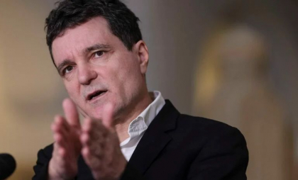 Autoritatea Electorală Permanentă a sesizat DNA în legătură cu campania lui Nicușor Dan. El a acuzat că a lipit colante pe o clădire în afara perioadei legale, că a primit donații prin Stripe și a folosit o dată mașina primăriei în campanie Autoritatea Electorală Permanentă a sesizat DNA în legătură cu campania lui Nicușor Dan. El a acuzat că a lipit colante pe o clădire în afara perioadei legale, că a primit donații prin Stripe și a folosit o dată mașina primăriei în campanie