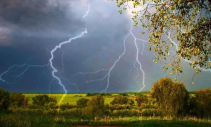 Maxime de până la 26 grade și ploi cu descărcări electrice în nordul și sudul țării. Cum va fi vremea astăzi, dar și în următoarele zile. Prognoza meteo