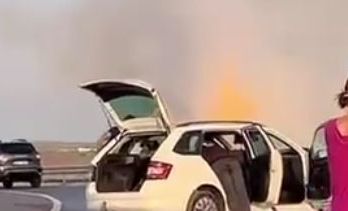 O mașină a luat foc, după ce s-a lovit cu un alt automobil, la Cimișlia. Imagini surprinse de martori - VIDEO O mașină a luat foc, după ce s-a lovit cu un alt automobil, la Cimișlia. Imagini surprinse de martori - VIDEO
