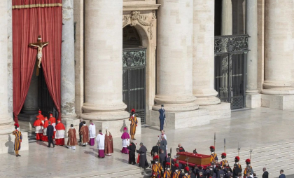 Funeralii Papa Francisc. Lumea își ia adio de la liderul Bisericii Catolice. Zeci de șefi de stat, printre care şi Maia Sandu, participă la ceremonii Funeralii Papa Francisc. Lumea își ia adio de la liderul Bisericii Catolice. Zeci de șefi de stat, printre care şi Maia Sandu, participă la ceremonii