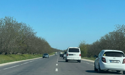 Moldovenii se întorc de la Paștele Blajinilor: Pe mai multe trasee naționale din țară se circulă bară la bară - FOTO