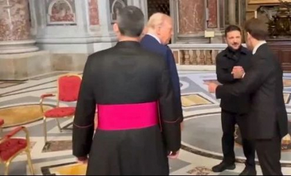 Detaliul observat la întâlnirea între Trump și Zelenski la Vatican. Ce s-a întâmplat cu cel de-al treilea scaun - VIDEO Detaliul observat la întâlnirea între Trump și Zelenski la Vatican. Ce s-a întâmplat cu cel de-al treilea scaun - VIDEO