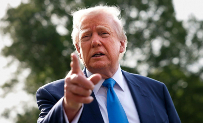 Donald Trump a semnat un ordin executiv care impune șoferilor de camioane să vorbească limba engleză Donald Trump a semnat un ordin executiv care impune șoferilor de camioane să vorbească limba engleză