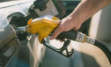Carburanții se scumpesc din nou. Cât vor achita șoferii pentru benzină și motorină pe 1 mai. Noile prețuri stabilite de ANRE - FOTO Carburanții se scumpesc din nou. Cât vor achita șoferii pentru benzină și motorină pe 1 mai. Noile prețuri stabilite de ANRE - FOTO