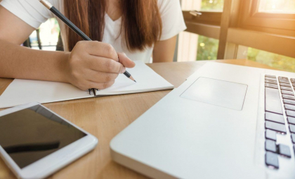 Un set de 10 videouri educaționale pentru elevii de clasa a IX-a care se pregătesc pentru examenul la matematică - lansat de MEC. Unde le pot găsi școlarii Un set de 10 videouri educaționale pentru elevii de clasa a IX-a care se pregătesc pentru examenul la matematică - lansat de MEC. Unde le pot găsi școlarii