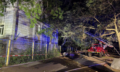 Două persoane au murit, iar alte cinci au fost rănite în urma unui atac cu o dronă rusească la Odesa Două persoane au murit, iar alte cinci au fost rănite în urma unui atac cu o dronă rusească la Odesa
