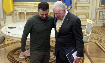 Ucraina este dispusă să cedeze de facto teritoriile ocupate de ruși, afirmă emisarul lui Trump: „22 de condiții concrete pe care le-a acceptat” Ucraina este dispusă să cedeze de facto teritoriile ocupate de ruși, afirmă emisarul lui Trump: „22 de condiții concrete pe care le-a acceptat”