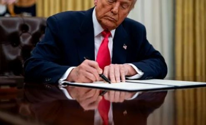 Trump aprobă prima vânzare de arme către Kiev, ridicând parțial suspendarea ajutorului militar Trump aprobă prima vânzare de arme către Kiev, ridicând parțial suspendarea ajutorului militar