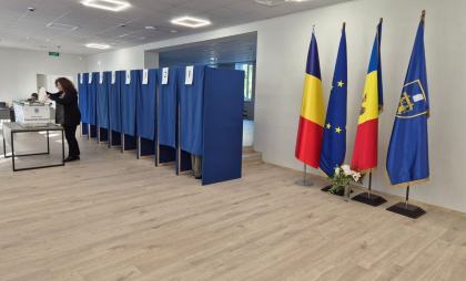 Start vot ziua 2: Cetățenii români din Republica Moldova pot vota la cele 64 de secții de votare din țară Start vot ziua 2: Cetățenii români din Republica Moldova pot vota la cele 64 de secții de votare din țară