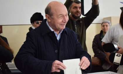 Alegeri prezidențiale din România 2025. Traian Băsescu a votat: „Nu mai putem continua în formula politică actuală” Alegeri prezidențiale din România 2025. Traian Băsescu a votat: „Nu mai putem continua în formula politică actuală”