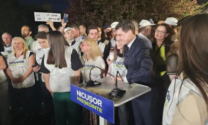Alegeri prezidențiale din România 2025. Reportaj: Cum a trăit Nicuşor Dan momentul exit-poll-urilor. Susţinătorii au fost surprinşi de scorul candidatului