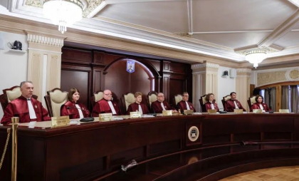 A fost depusă o contestație privind anularea alegerilor prezidențiale din România. CCR: „Se va lua în discuție spre sfârșitul săptămânii” A fost depusă o contestație privind anularea alegerilor prezidențiale din România. CCR: „Se va lua în discuție spre sfârșitul săptămânii”