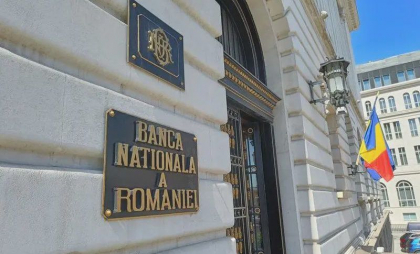 Banca Națională a României a cheltuit 2 miliarde de euro într-o singură zi ca să mențină cursul stabil al leului după victoria lui George Simion în turul 1: „În ultima perioadă a apărut o schimbare importantă pe piața valutară” Banca Națională a României a cheltuit 2 miliarde de euro într-o singură zi ca să mențină cursul stabil al leului după victoria lui George Simion în turul 1: „În ultima perioadă a apărut o schimbare importantă pe piața valutară”