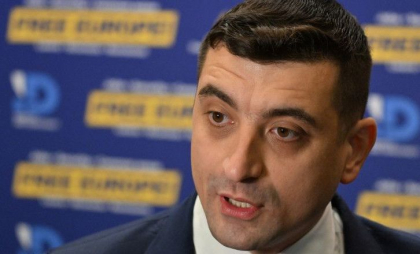 George Simion vrea concedierea a 500.000 de bugetari. Replica lui Nicușor Dan: „O prostie” George Simion vrea concedierea a 500.000 de bugetari. Replica lui Nicușor Dan: „O prostie”
