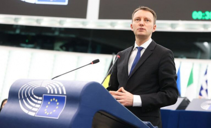 Parlamentul European a votat raportul lui Siegfried Mureșan privind viitorul buget multianual al UE: Respingem propunerea Comisiei Europene de a aloca toate fondurile prin planuri naționale Parlamentul European a votat raportul lui Siegfried Mureșan privind viitorul buget multianual al UE: Respingem propunerea Comisiei Europene de a aloca toate fondurile prin planuri naționale