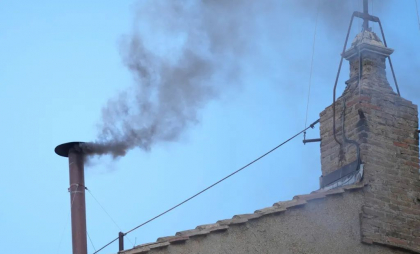 LIVE TEXT. Fum negru la Vatican pentru a doua zi la rând. Cardinalii nu s-au pus de acord în privința viitorului papă