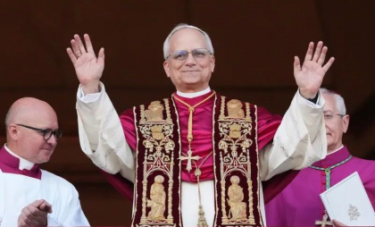 Momentul în care Papa Leon al XIV-lea a apărut pe balcon și a salutat credincioșii – VIDEO Momentul în care Papa Leon al XIV-lea a apărut pe balcon și a salutat credincioșii – VIDEO