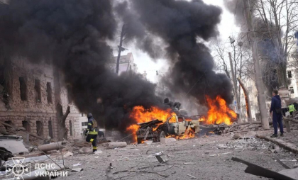 Ucraina denunță noi atacuri ale Rusiei, în pofida încetării focului declarate de Putin. Avioane militare ale armatei ruse ar fi lansat de mai multe ori bombe ghidate asupra regiunii Sumî Ucraina denunță noi atacuri ale Rusiei, în pofida încetării focului declarate de Putin. Avioane militare ale armatei ruse ar fi lansat de mai multe ori bombe ghidate asupra regiunii Sumî