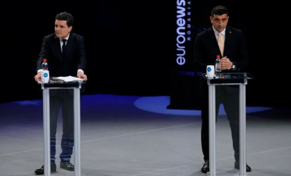 Nicușor Dan: Credeți că pentru un aspirant la poziția de președinte e potrivit să apară pe TikTok cu membri ai clanurilor interlope? / Simion: Ați dat autorizații pentru prietenii lui Matei Păun - VIDEO Nicușor Dan: Credeți că pentru un aspirant la poziția de președinte e potrivit să apară pe TikTok cu membri ai clanurilor interlope? / Simion: Ați dat autorizații pentru prietenii lui Matei Păun - VIDEO