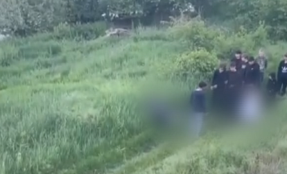 Doi adolescenți au fost bătuți de un grup de tineri în stânga Nistrului. Momentul publicat pe TikTok - VIDEO