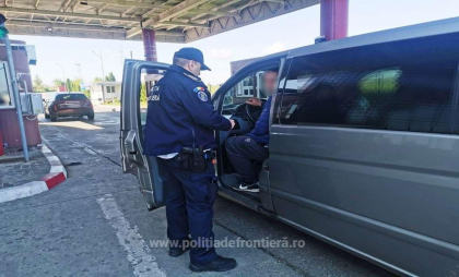 Un moldovean a încercat să treacă frontiera română cu un permis de conducere falsificat. Ce a spus bărbatul polițiștilor de frontieră, întrebat de unde are actul Un moldovean a încercat să treacă frontiera română cu un permis de conducere falsificat. Ce a spus bărbatul polițiștilor de frontieră, întrebat de unde are actul
