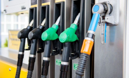 Tot mai ieftini: Scad din nou prețurile la carburanți. Cât vor achita șoferii pentru benzină și motorină - FOTO Tot mai ieftini: Scad din nou prețurile la carburanți. Cât vor achita șoferii pentru benzină și motorină - FOTO