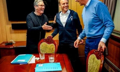 Pe masa de negocieri s-au aflat servețele, nu pungi cu droguri. Demontarea unui fake news despre Macron, Starmer și Merz - VIDEO