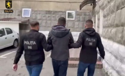 Un cetățean străin, aflat în căutare internațională pentru comiterea infracțiunilor cibernetice grave în străinătate - reținut în Moldova: „A cauzat prejudiciu în valoare de circa 4,5 milioane de euro” - VIDEO