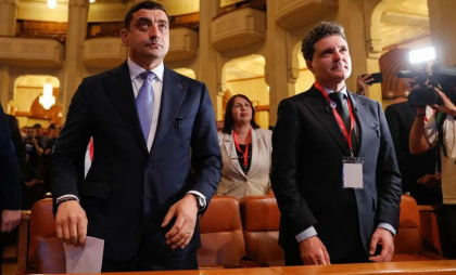 Dezbaterea dintre George Simion și Nicușor Dan, pe teme economice, are loc astăzi. Doar Simion a confirmat participarea Dezbaterea dintre George Simion și Nicușor Dan, pe teme economice, are loc astăzi. Doar Simion a confirmat participarea