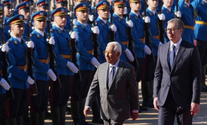 Aleksandar Vucic spune că vrea ca Serbia să adere la UE, în ciuda vizitei sale la Moscova Aleksandar Vucic spune că vrea ca Serbia să adere la UE, în ciuda vizitei sale la Moscova