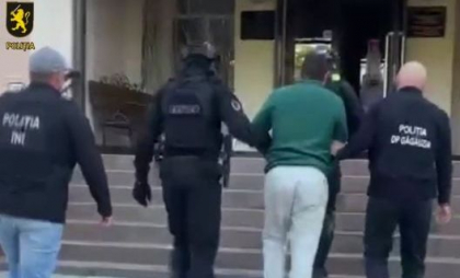 Trei persoane, membre ale unei grupări infracționale din UTA Găgăuzia, reținute de polițiști pentru răpirea unui bărbat din raionul Vulcănești. Ce pedeapsă pot primi acestea – VIDEO Trei persoane, membre ale unei grupări infracționale din UTA Găgăuzia, reținute de polițiști pentru răpirea unui bărbat din raionul Vulcănești. Ce pedeapsă pot primi acestea – VIDEO