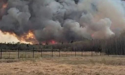 Canada se confruntă cu primele incendii forestiere ample din acest sezon în contextul secetei. Doi morţi, 1.000 de persoane evacuate Canada se confruntă cu primele incendii forestiere ample din acest sezon în contextul secetei. Doi morţi, 1.000 de persoane evacuate