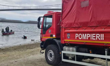 Două bărci și o barjă, implicate într-un accident naval pe Dunăre. Doi oameni sunt dați dispăruți
Două bărci și o barjă, implicate într-un accident naval pe Dunăre. Doi oameni sunt dați dispăruți