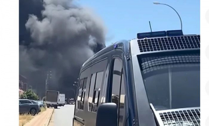 Incendiu de proporții la un depozit cu produse chimice din Spania. 80.000 de persoane, sfătuite să se izoleze în case