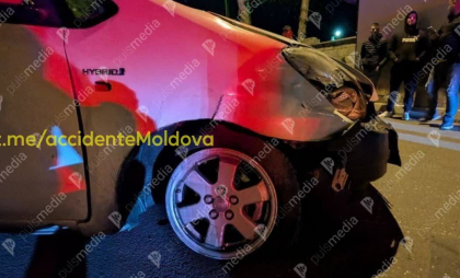 Un șofer - reținut pentru 72 de ore, după ce a urcat băut la volan și a provocat un accident în capitală - FOTO Un șofer - reținut pentru 72 de ore, după ce a urcat băut la volan și a provocat un accident în capitală - FOTO