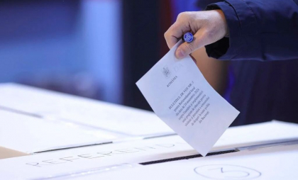 Aproape 19,8 milioane de buletine de vot au fost tipărite pentru a fi utilizate în România la turul doi al alegerilor prezidențiale și 3,6 milioane de buletine pentru diaspora Aproape 19,8 milioane de buletine de vot au fost tipărite pentru a fi utilizate în România la turul doi al alegerilor prezidențiale și 3,6 milioane de buletine pentru diaspora