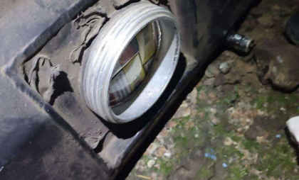 Un moldovean a încercat să treacă vama cu 46 de mii de țigarete, însă a fost prins de patrupedul vămii, Artura. Unde erau ascunse și în ce țară urmau să ajungă pachetele de țigări - VIDEO Un moldovean a încercat să treacă vama cu 46 de mii de țigarete, însă a fost prins de patrupedul vămii, Artura. Unde erau ascunse și în ce țară urmau să ajungă pachetele de țigări - VIDEO