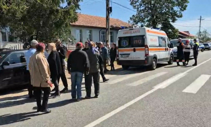 Un bărbat a murit chiar în timp ce vota, într-o secție din România Un bărbat a murit chiar în timp ce vota, într-o secție din România