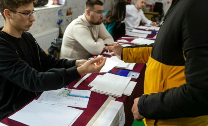 Reacția poliției române după ce AUR a acuzat că sunt buletine ștampilate cu numele lui Nicușor Dan