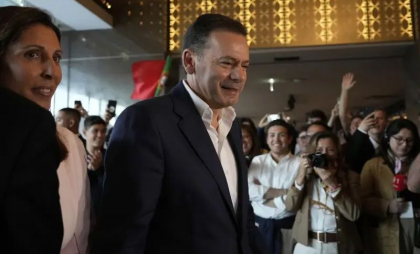 Partidul de guvernare câștigă alegerile parlamentare din Portugalia, dar fără o majoritate, un scor care anunță o nouă perioadă de instabilitate politică
Partidul de guvernare câștigă alegerile parlamentare din Portugalia, dar fără o majoritate, un scor care anunță o nouă perioadă de instabilitate politică