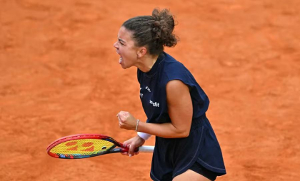 Paolini în istorie. Italianca se impune în fața lui Gauff și devine campioană la Roma - VIDEO
Paolini în istorie. Italianca se impune în fața lui Gauff și devine campioană la Roma - VIDEO