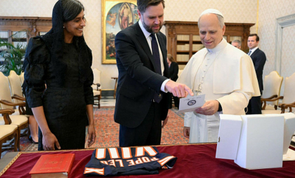 Donald Trump i-a trimis o scrisoare Papei Leon al XIV-lea pentru a-l invita la Casa Albă
