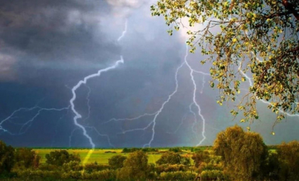 Cod GALBEN de ploi cu descărcări electrice și vânt puternic în toată țara. Anunțul făcut de meteorologi Cod GALBEN de ploi cu descărcări electrice și vânt puternic în toată țara. Anunțul făcut de meteorologi