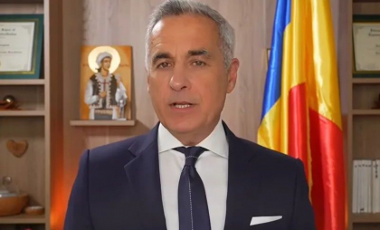 Primul mesaj al lui Călin Georgescu, după rezultatul alegerilor: „Îl felicit pe George Simion”. „Mă rog și pentru Nicușor Dan” - VIDEO
Primul mesaj al lui Călin Georgescu, după rezultatul alegerilor: „Îl felicit pe George Simion”. „Mă rog și pentru Nicușor Dan” - VIDEO