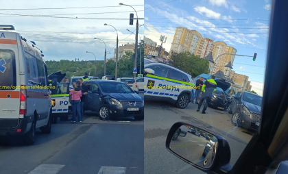 Accident în capitală: O femeie a ajuns la spital, după ce mașina în care se afla s-a ciocnit cu un alt automobil