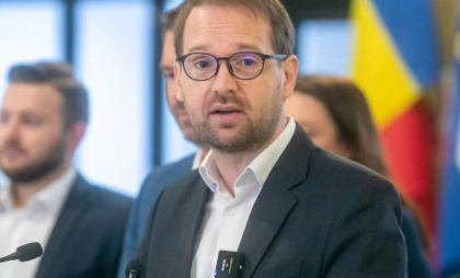 Liderul USR, „apel foarte clar” către George Simion. El acuză o „strategie de subminare a democrației”
 Liderul USR, „apel foarte clar” către George Simion. El acuză o „strategie de subminare a democrației”