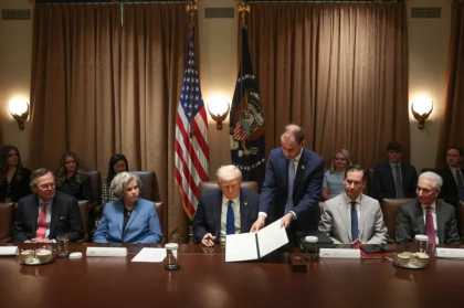 O rudă a președintelui Trump, confirmată în funcţia de ambasador în Franţa de către Senatul SUA O rudă a președintelui Trump, confirmată în funcţia de ambasador în Franţa de către Senatul SUA