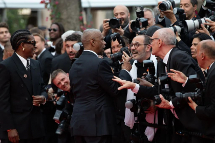 Denzel Washington, moment tensionat pe covorul roșu de la Cannes: „Oprește-te!” - VIDEO Denzel Washington, moment tensionat pe covorul roșu de la Cannes: „Oprește-te!” - VIDEO